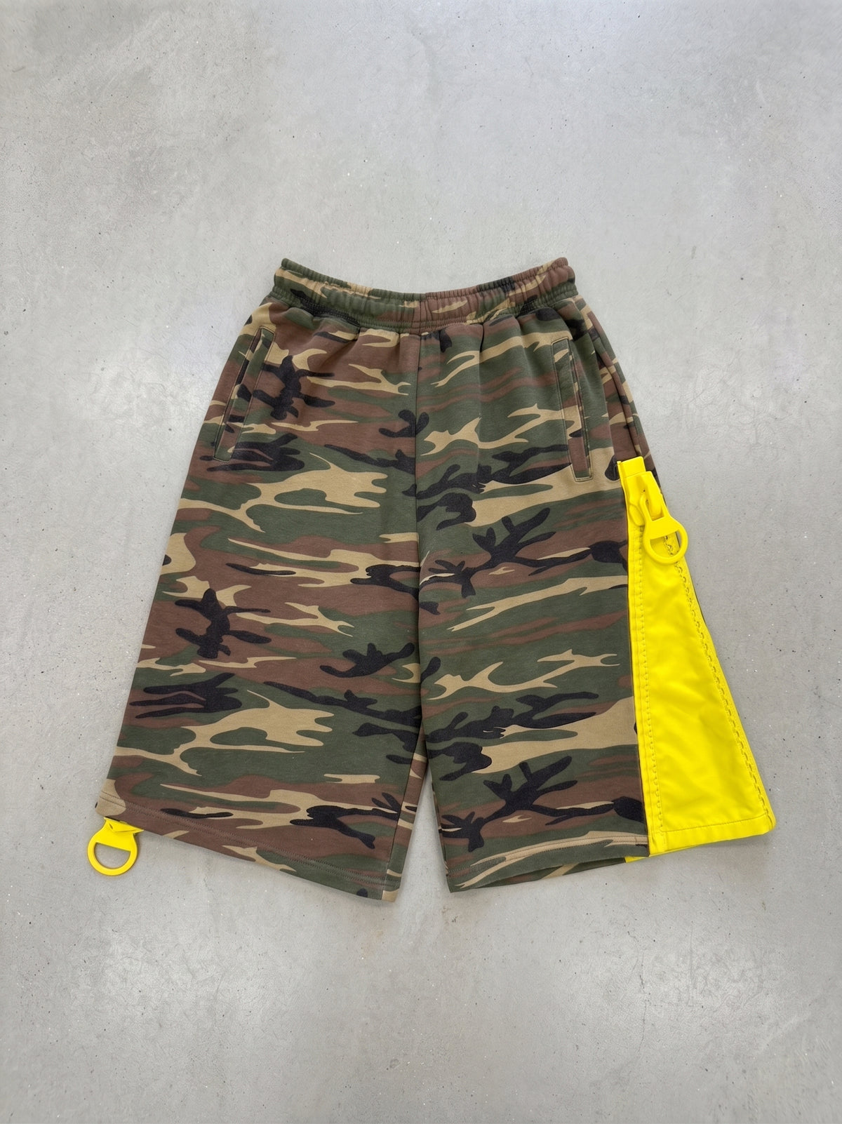 CAMO REVEAL SHORTS