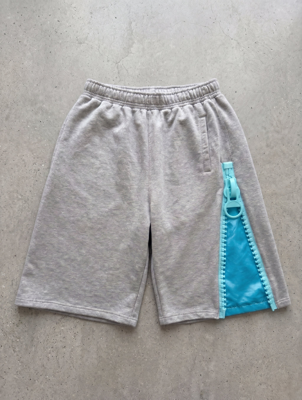 GREY REVEAL SHORTS